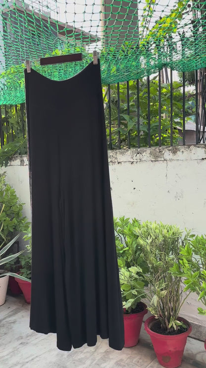 Flowy Black