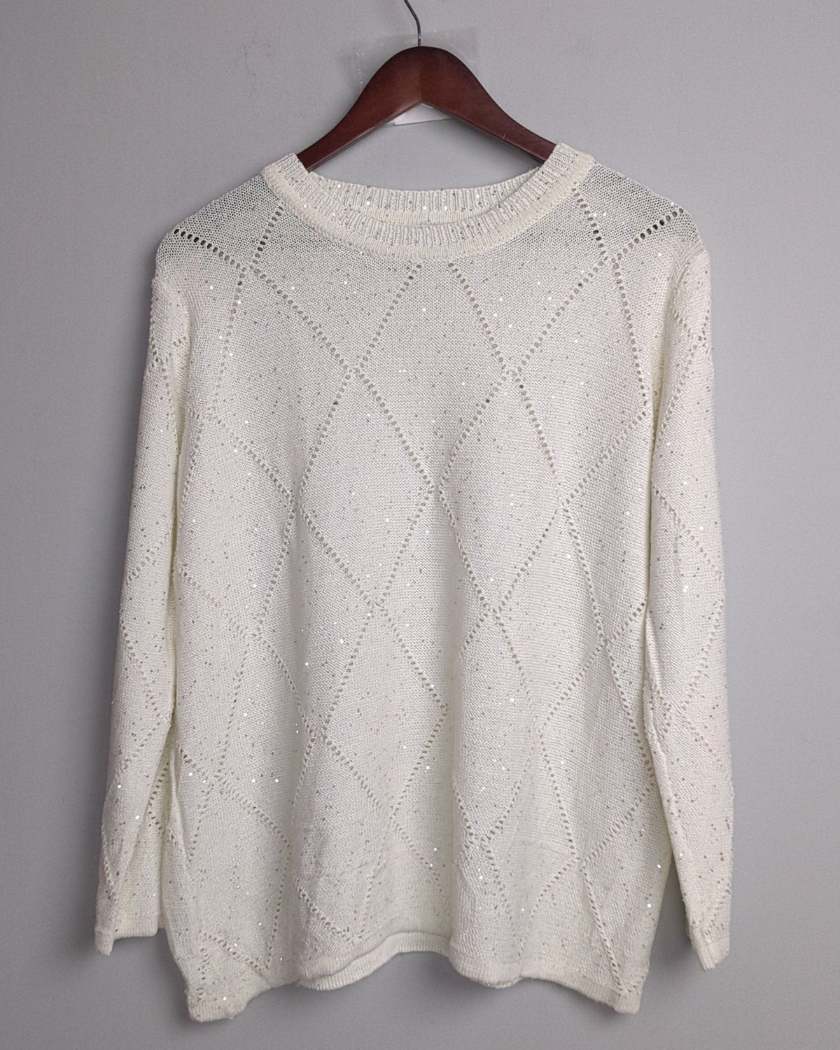 Qian Bai He White Knitted Sweater