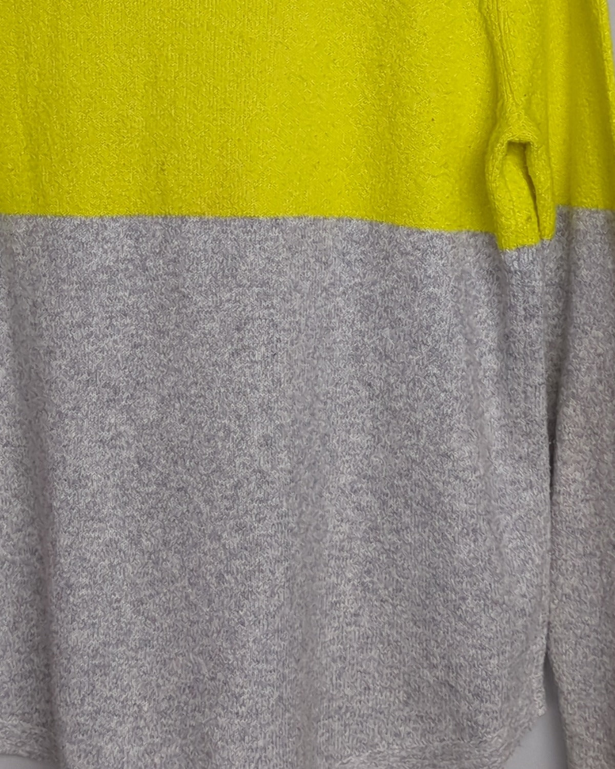 Old Navy Gray Striped Sweater