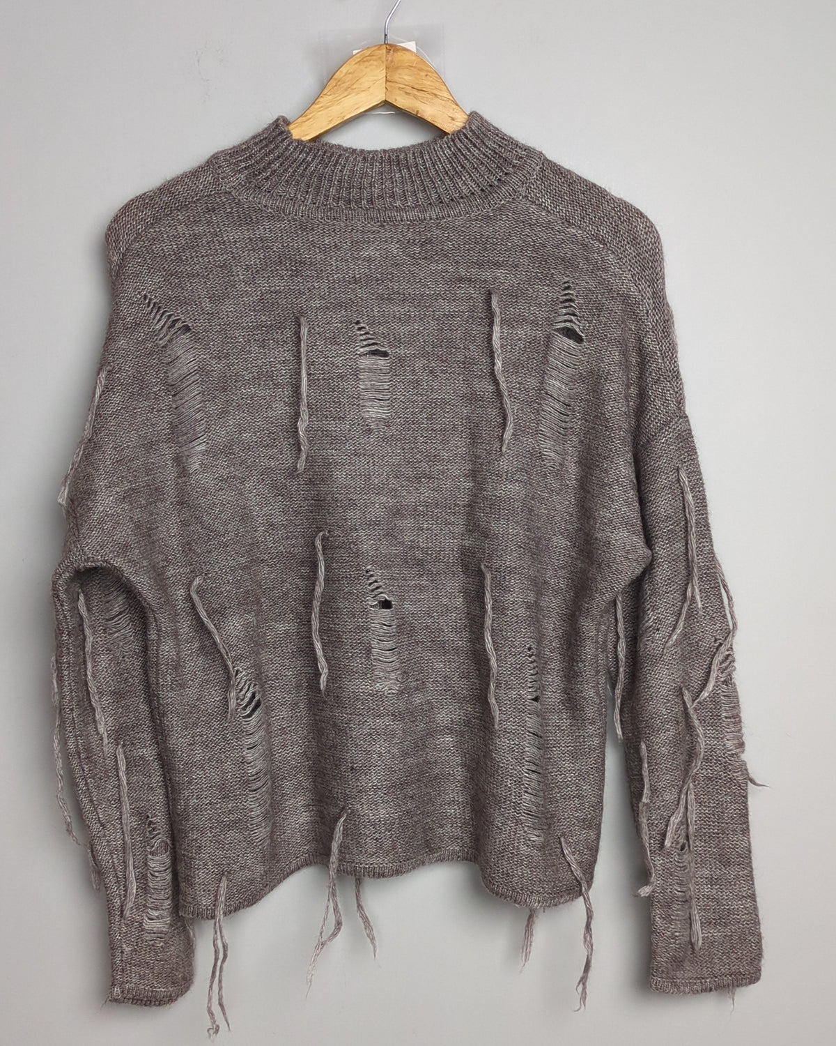 Zhashi Gray Distressed Sweater