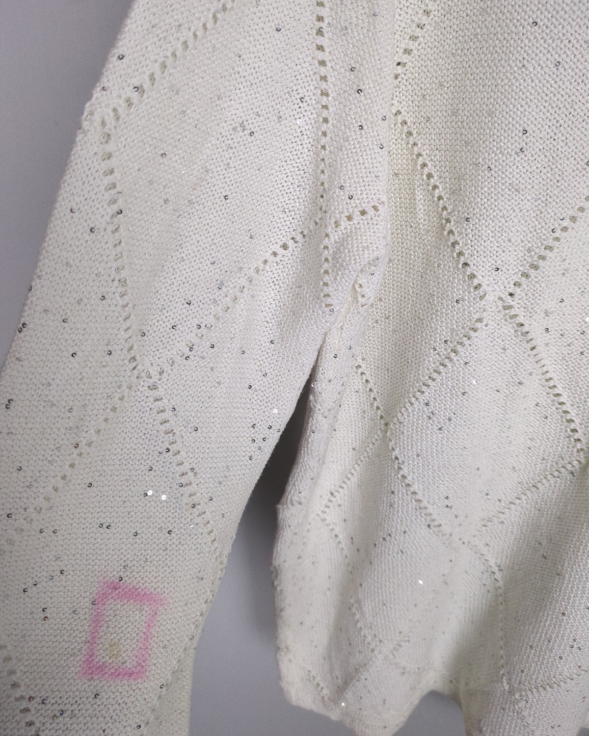 Qian Bai He White Knitted Sweater