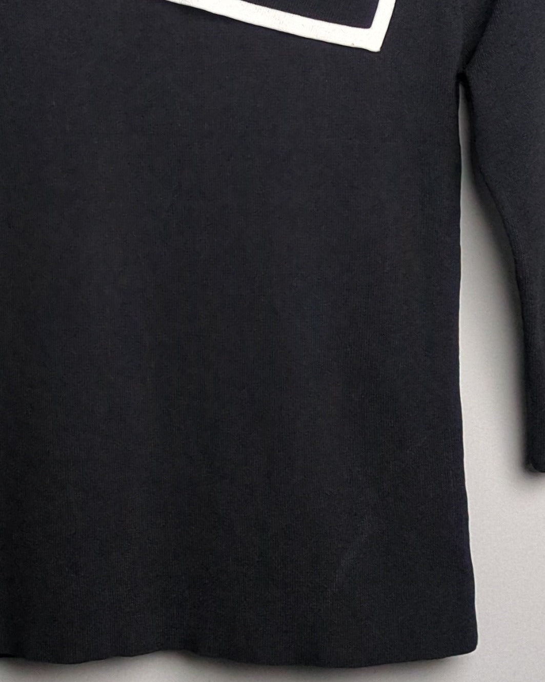 Suyi Black Asymmetric Top