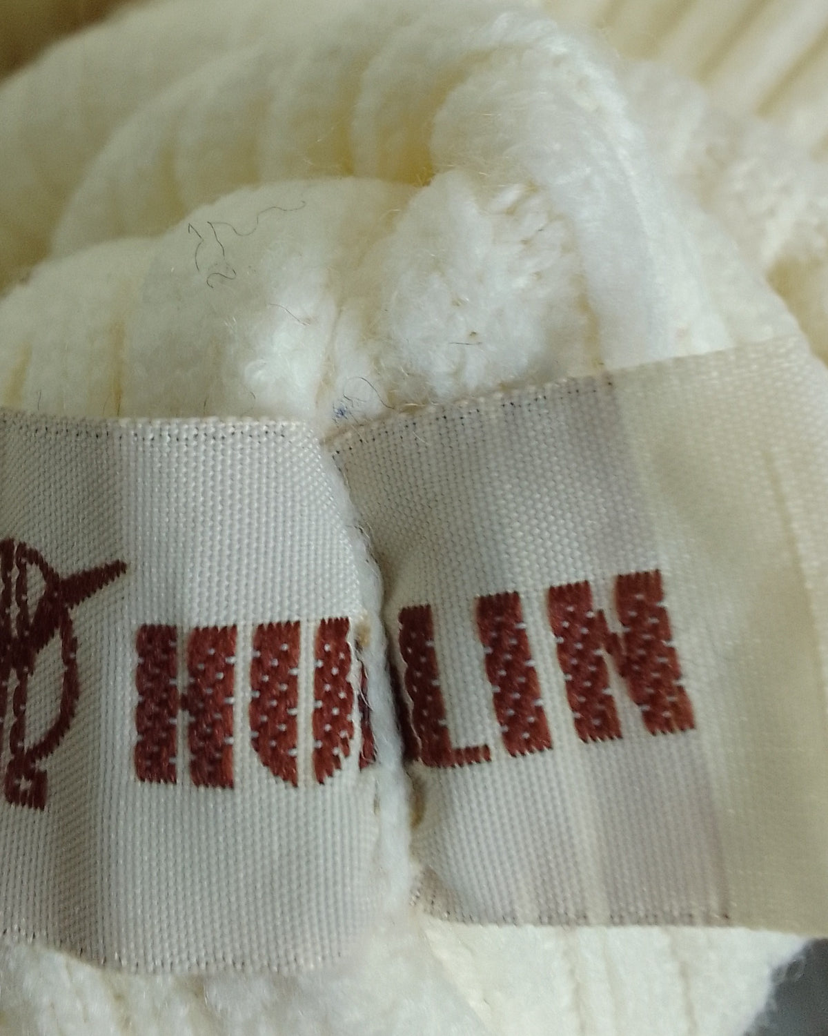 Hulin White Ribbed Sweater