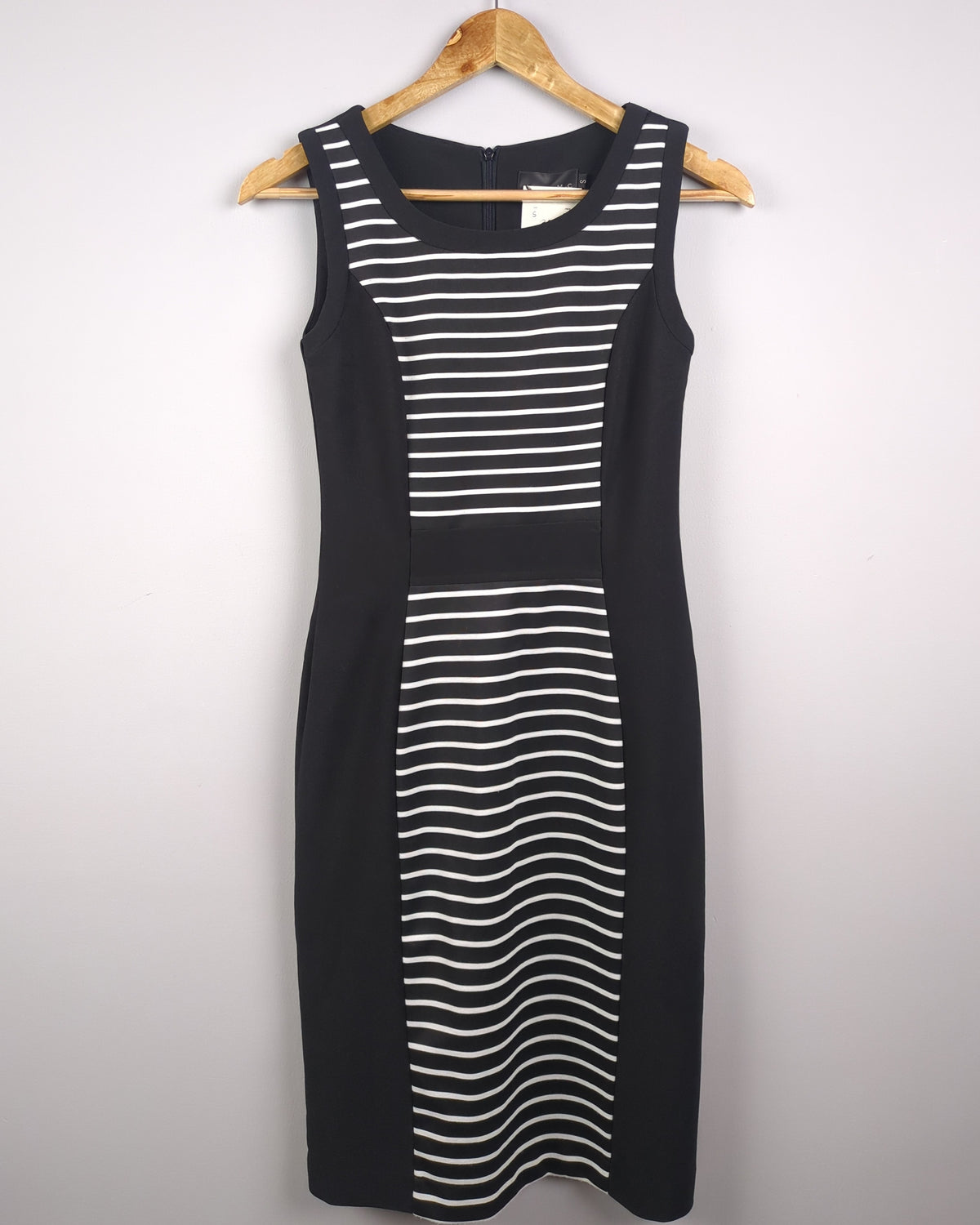Black Sleeveless Dress