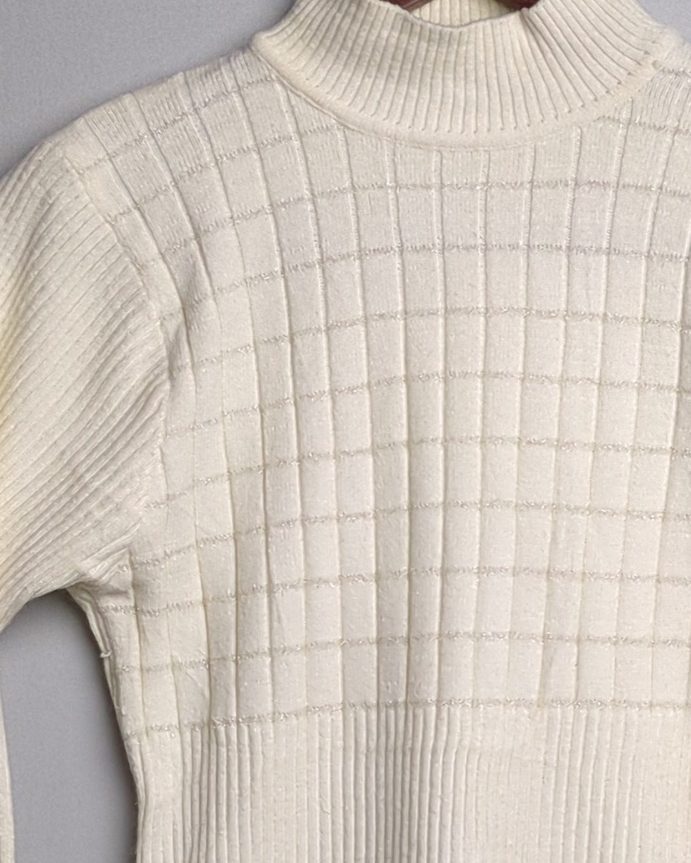 Hulin White Ribbed Sweater
